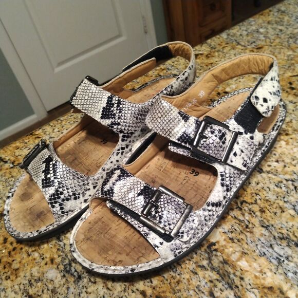 Mephisto Mobils Snake Print Leather Adjustable Strap Slingback Sandals 8.5 EUC - Picture 1 of 13